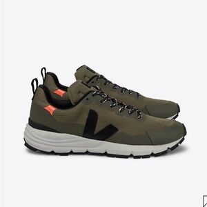 NEW still in the box Veja Khaki and Black Lace-Up Sneakers
